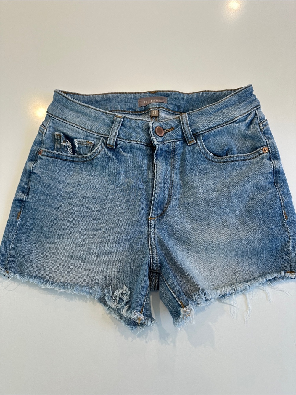 DL1961 Womens Distressed Denim Cut Off Shorts Light Wash Blue Size 24
